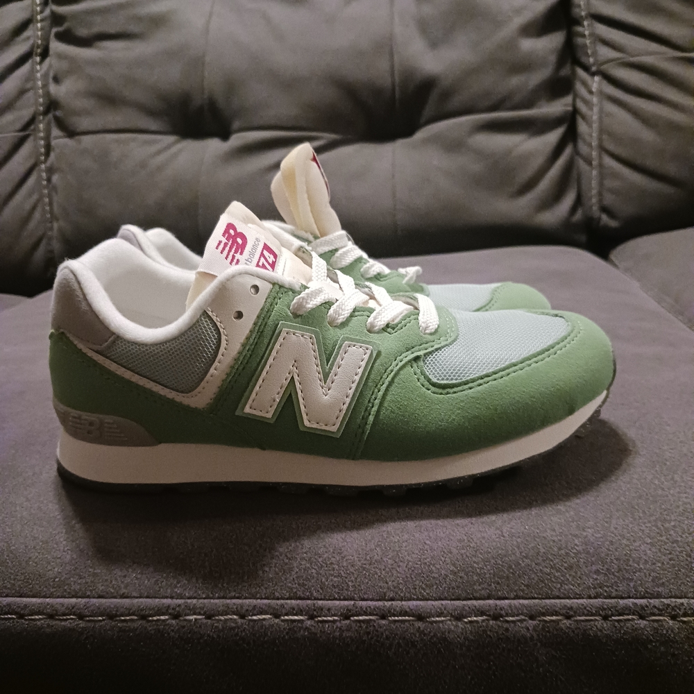 New Balance Green and White Sneakers Retro Design